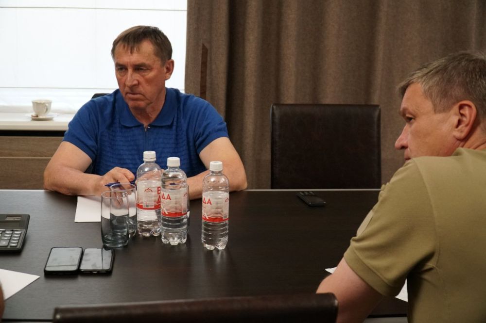 Юрий Гоцанюк: В Евпатории провел совещание с министром жилищно-коммунального хозяйства Крыма Сергеем Олеговичем Донцом и руководством администрации города Юрий Гоцанюк: В Евпатории провел совещание с министром жилищно-коммунального хозяйства Крыма Сергеем Олеговичем Донцом и руководством администрации города