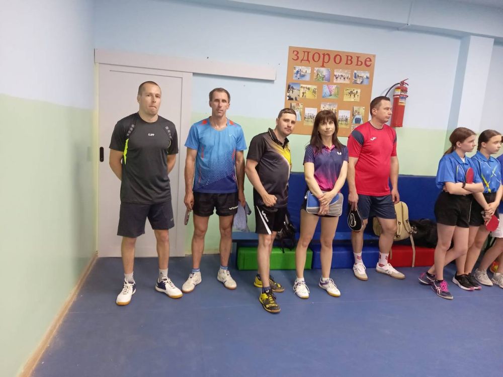 #знайнаших. В Феодосии прошли соревнования по настольному теннису среди команд Восточной лиги Крыма #знайнаших. В Феодосии прошли соревнования по настольному теннису среди команд Восточной лиги Крыма