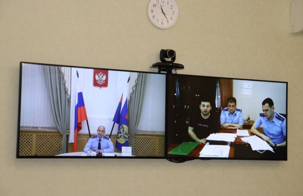 Прокурор Республики Крым Олег Камшилов провел прием граждан Прокурор Республики Крым Олег Камшилов провел прием граждан