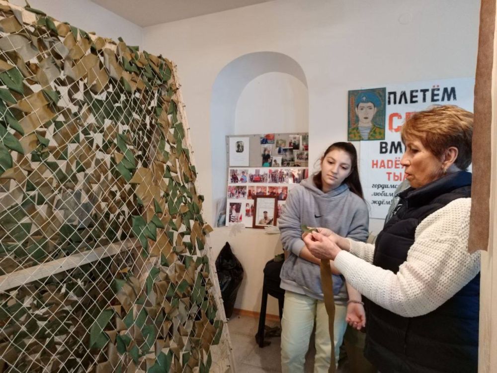 Студенты Керченского медколледжа им. . . етровой собрали очередную партию гуманитарной помощи в зону СВО Студенты Керченского медколледжа им. . . етровой собрали очередную партию гуманитарной помощи в зону СВО