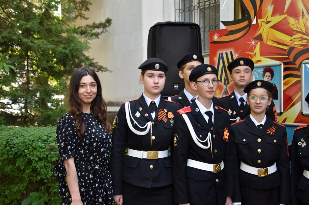 В Симферополе открыли обновлённую Доску памяти «Ваш подвиг бессмертен» В Симферополе открыли обновлённую Доску памяти «Ваш подвиг бессмертен»