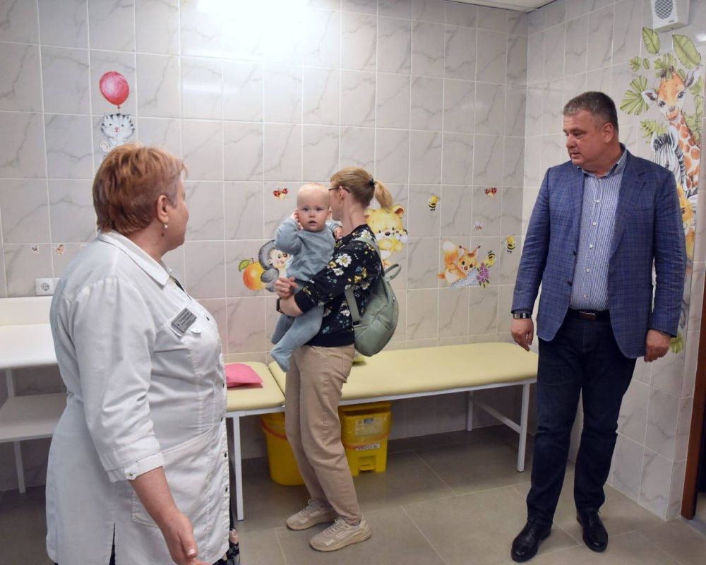 В Крыму сотрудники педиатрического отделения №4 Симферопольской городской детской клинической больницы стали вести приём пациентов в новом здании В Крыму сотрудники педиатрического отделения №4 Симферопольской городской детской клинической больницы стали вести приём пациентов в новом здании