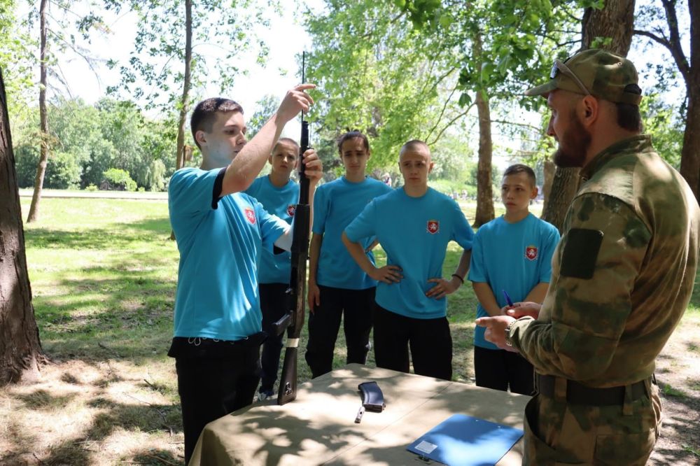 25 мая в парке им. агарина прошла военно-спортивная игра «ЗАРНИЦА» 25 мая в парке им. агарина прошла военно-спортивная игра «ЗАРНИЦА»