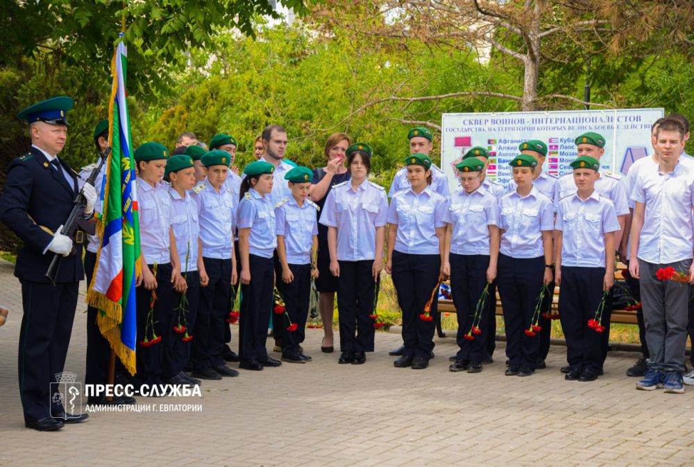 В Евпатории прошло торжественное мероприятие по случаю Дня пограничных войск В Евпатории прошло торжественное мероприятие по случаю Дня пограничных войск