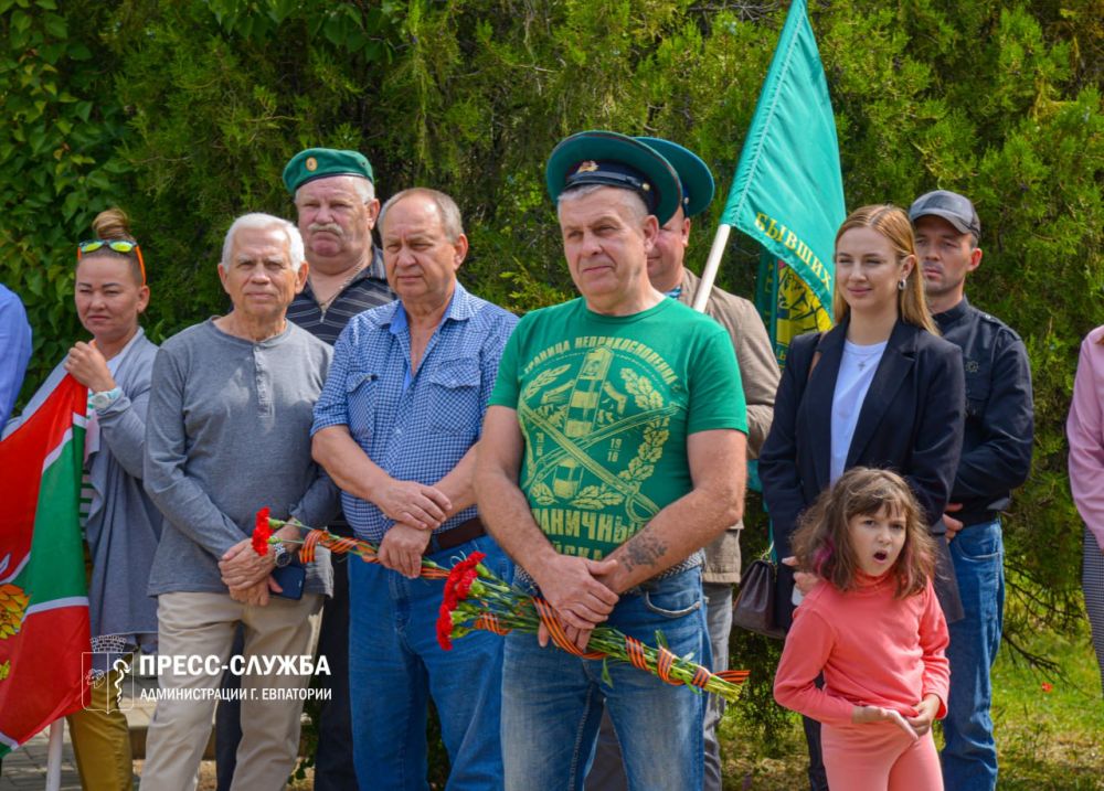 В Евпатории прошло торжественное мероприятие по случаю Дня пограничных войск В Евпатории прошло торжественное мероприятие по случаю Дня пограничных войск