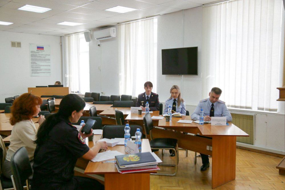 ВАЖНО ОБЕСПЕЧИТЬ ПАТРИОТИЧЕСКОЕ И КУЛЬТУРНОЕ ВОСПИТАНИЕ МОЛОДЕЖИ ВАЖНО ОБЕСПЕЧИТЬ ПАТРИОТИЧЕСКОЕ И КУЛЬТУРНОЕ ВОСПИТАНИЕ МОЛОДЕЖИ