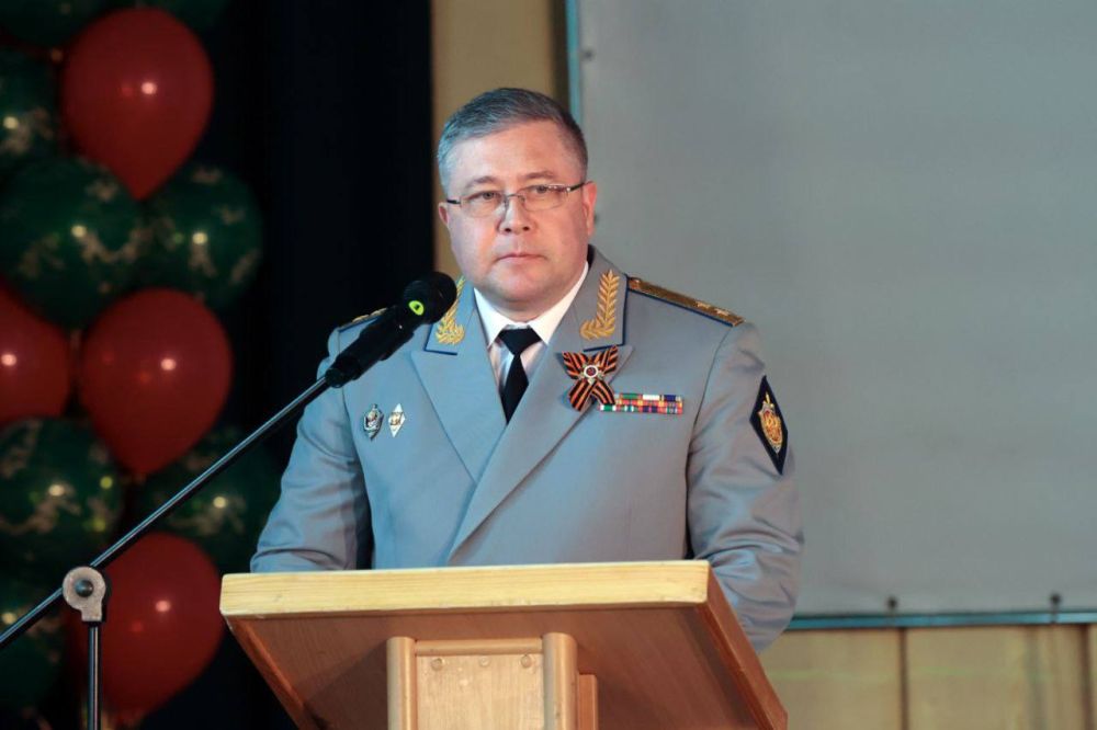 Владимир Константинов поздравил личный состав и ветеранов Пограничного Управления ФСБ России по Республике Крым с Днём пограничника и вручил заслуженные награды Владимир Константинов поздравил личный состав и ветеранов Пограничного Управления ФСБ России по Республике Крым с Днём пограничника и вручил заслуженные награды