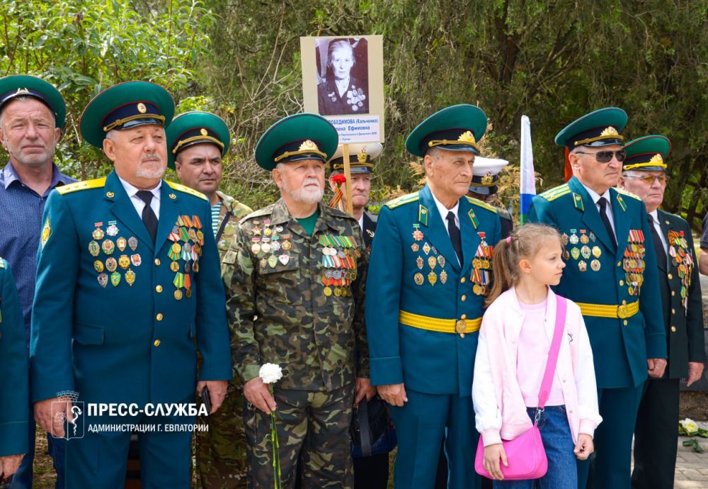 В Евпатории прошло торжественное мероприятие по случаю Дня пограничных войск В Евпатории прошло торжественное мероприятие по случаю Дня пограничных войск