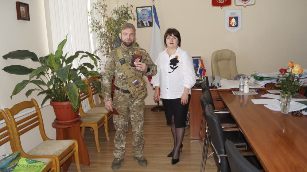 Виктория Грицай: Вручила Памятные медали «80 лет освобождения Крыма от фашистских захватчиков» от Главы Республики Крым Сергея Аксёнова участникам специальной военной операции: Виктория Грицай: Вручила Памятные медали «80 лет освобождения Крыма от фашистских захватчиков» от Главы Республики Крым Сергея Аксёнова участникам специальной военной операции: