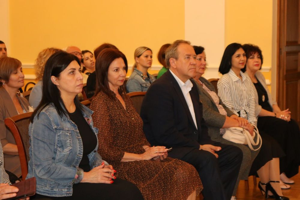 29 мая 2024 года в Доме Дворянского собрания состоялась торжественная церемония награждения победителей и лауреатов III Всекрымского смотра-конкурса любительского искусства «Ступени мастерства», посвящённого Году семьи 29 мая 2024 года в Доме Дворянского собрания состоялась торжественная церемония награждения победителей и лауреатов III Всекрымского смотра-конкурса любительского искусства «Ступени мастерства», посвящённого Году семьи