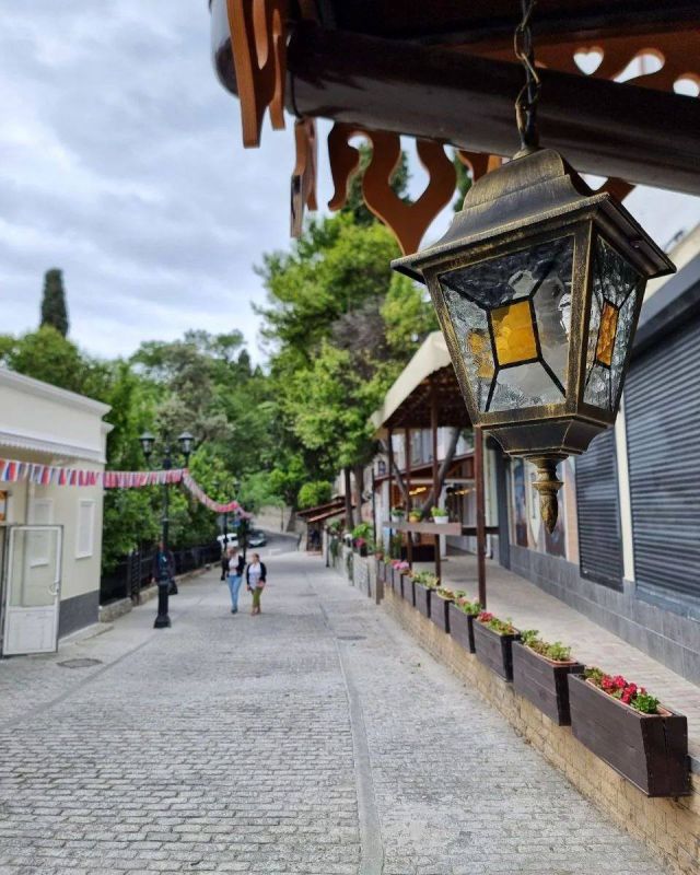    .. maximusyalos