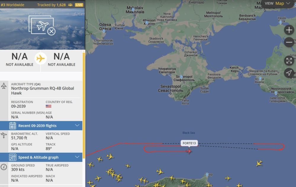      RQ-4 Global Hawk,    ,   150    ,      ;     RC-135W Rivet Joint