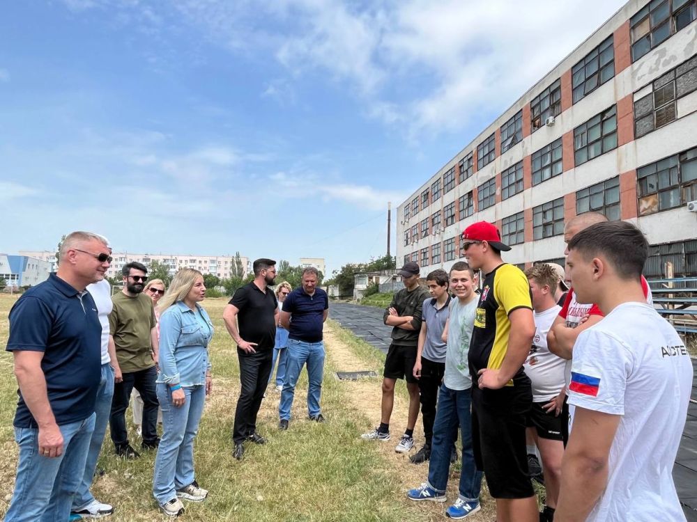 Ольга Торубарова: В ходе рабочей поездки в городской округ Феодосия совместно с главой Администрации города Феодосии Игорем Ткаченко и моими заместителями Сергеем Гниздыло и Шерифом Османовым провели осмотр спортивных объектов города Ольга Торубарова: В ходе рабочей поездки в городской округ Феодосия совместно с главой Администрации города Феодосии Игорем Ткаченко и моими заместителями Сергеем Гниздыло и Шерифом Османовым провели осмотр спортивных объектов города