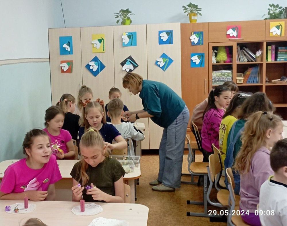 Ко Дню защиты детей ГБУ РК "Дом дружбы народов" и Региональный центр народных ремёсел "Орьнек" провели мастер-классы для школьников Ко Дню защиты детей ГБУ РК "Дом дружбы народов" и Региональный центр народных ремёсел "Орьнек" провели мастер-классы для школьников