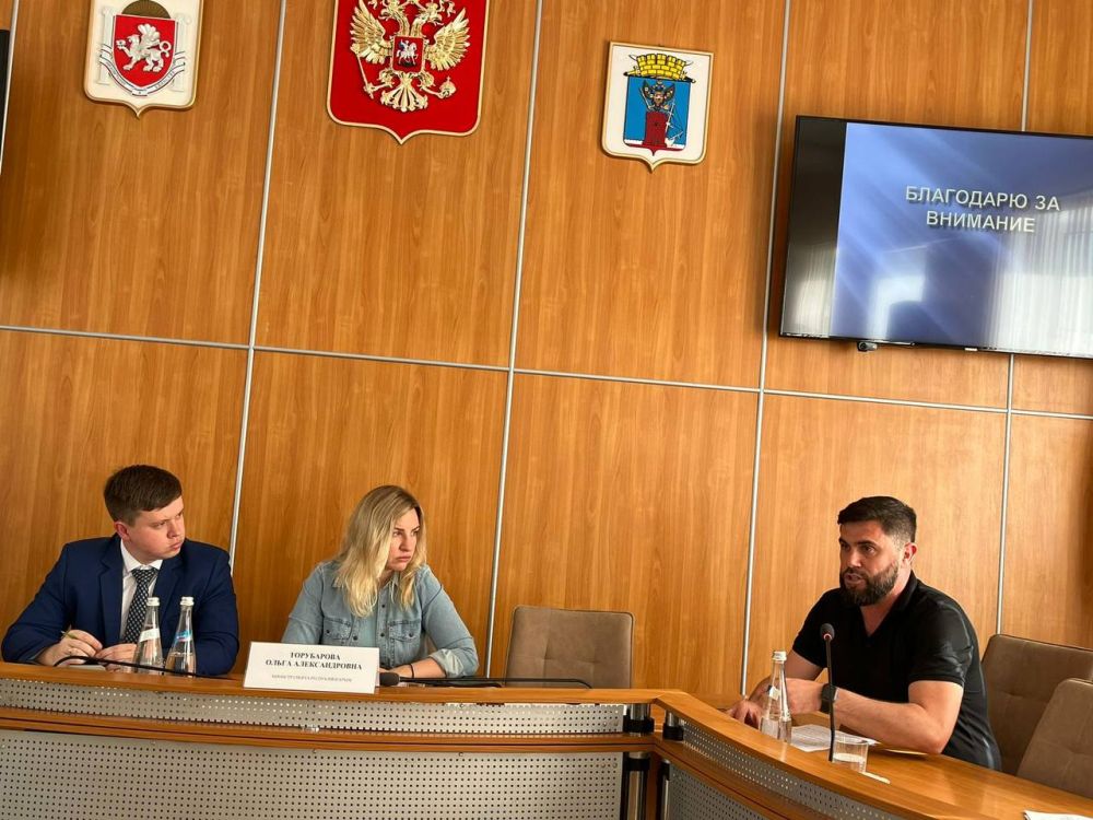 Шериф Османов: Вместе с министром спорта Ольгой Торубаровой и первым заместителем Сергеем Гниздыло посетили городской округ Феодосия Шериф Османов: Вместе с министром спорта Ольгой Торубаровой и первым заместителем Сергеем Гниздыло посетили городской округ Феодосия