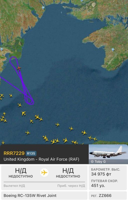      RQ-4 Global Hawk,    ,   150    ,      ;     RC-135W Rivet Joint