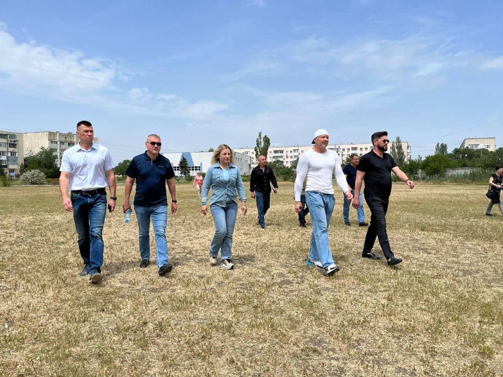 Шериф Османов: Вместе с министром спорта Ольгой Торубаровой и первым заместителем Сергеем Гниздыло посетили городской округ Феодосия Шериф Османов: Вместе с министром спорта Ольгой Торубаровой и первым заместителем Сергеем Гниздыло посетили городской округ Феодосия