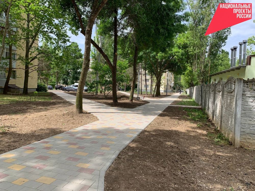 В Армянске активно ведется работа по благоустройству сквера "Малыш", который наверняка станет одним из любимых мест для отдыха с детьми В Армянске активно ведется работа по благоустройству сквера "Малыш", который наверняка станет одним из любимых мест для отдыха с детьми