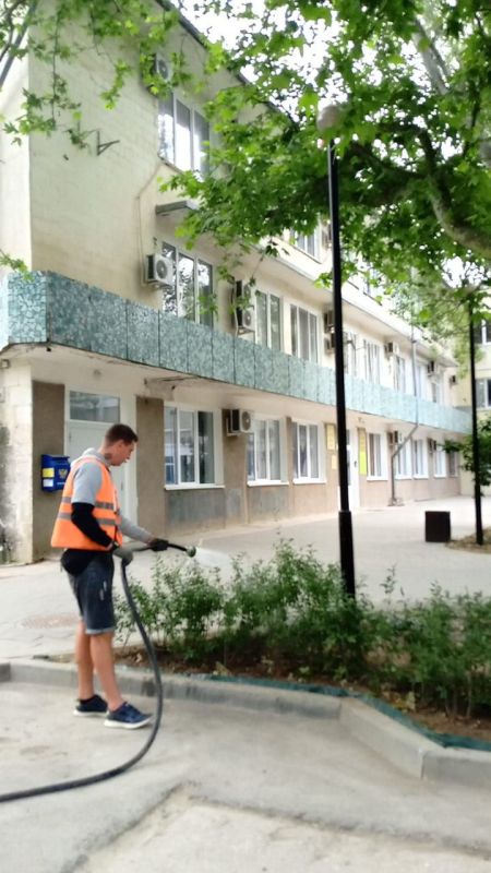 Александр Овдиенко: Планово ведутся, работы по поддержанию должного санитарного состояния территории города Александр Овдиенко: Планово ведутся, работы по поддержанию должного санитарного состояния территории города