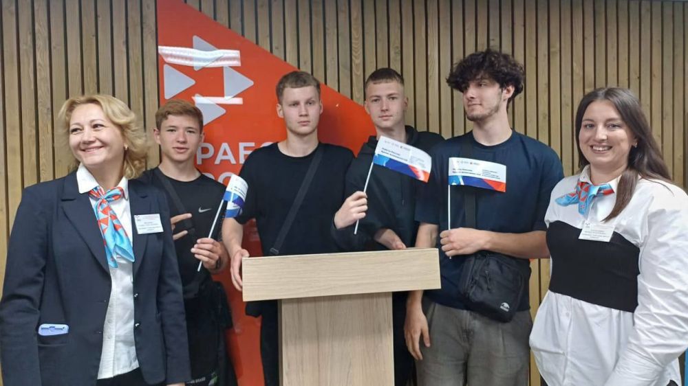 29 мая обучающиеся колледжа приняли участие в городской ярмарке вакансий для трудоустройства несовершеннолетних граждан... 29 мая обучающиеся колледжа приняли участие в городской ярмарке вакансий для трудоустройства несовершеннолетних граждан...