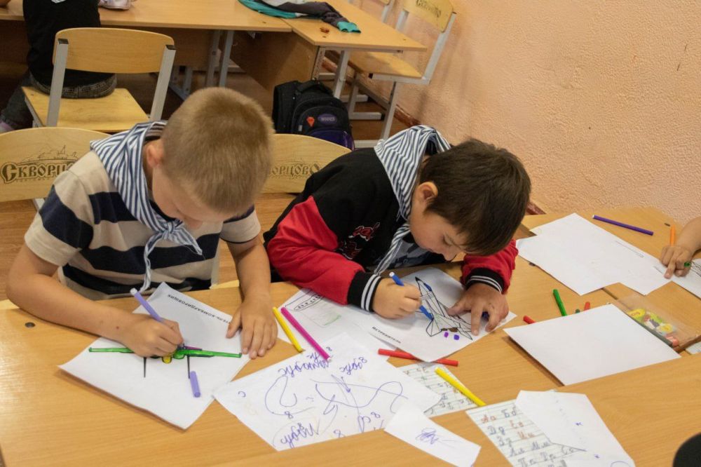 Александр Овдиенко: Проконтролировпл организацию работы Летнего лагеря, дневного пребывания в одной из школ города, пообщался детьми Александр Овдиенко: Проконтролировпл организацию работы Летнего лагеря, дневного пребывания в одной из школ города, пообщался детьми