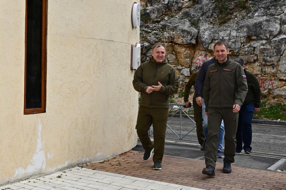 Александр Козлов и Мурат Кумпилов обсудили вопросы развития экологического туризма в Республике Адыгея Александр Козлов и Мурат Кумпилов обсудили вопросы развития экологического туризма в Республике Адыгея