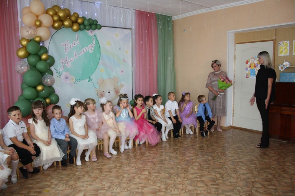 Ольга Урайкина: Совместно с главой Плодовского сельского поселения Анастасией Ярошенко присутствовала на выпускном утреннике в подготовительной группе детского сада «Березка» села Брянское Ольга Урайкина: Совместно с главой Плодовского сельского поселения Анастасией Ярошенко присутствовала на выпускном утреннике в подготовительной группе детского сада «Березка» села Брянское