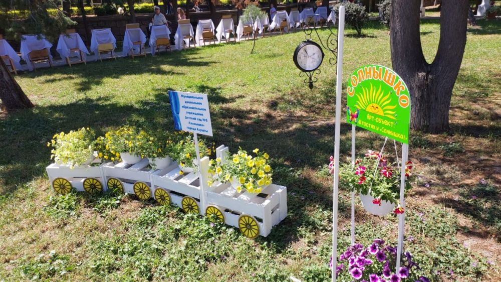 Галина Огнёва: Выставка «Цветущая Алушта» в Приморском парке Галина Огнёва: Выставка «Цветущая Алушта» в Приморском парке