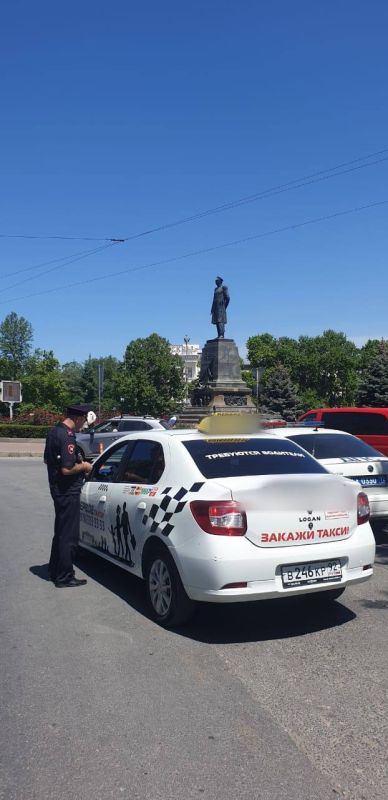 В Севастополе сотрудники Госавтоинспекции выявили 11 нарушителей во время рейда «Перевозчик» В Севастополе сотрудники Госавтоинспекции выявили 11 нарушителей во время рейда «Перевозчик»