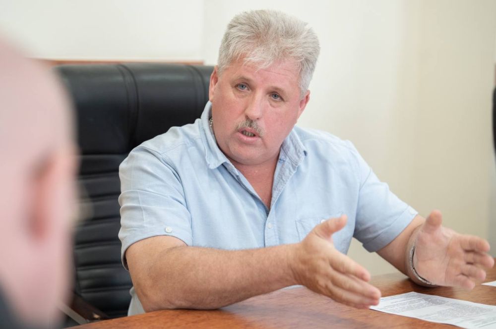 Михаил Развожаев: Сегодня в приемной Президента Российской Федерации в Севастополе провел личный прием граждан по поручению Президента Российской Федерации Владимира Владимировича Путина Михаил Развожаев: Сегодня в приемной Президента Российской Федерации в Севастополе провел личный прием граждан по поручению Президента Российской Федерации Владимира Владимировича Путина