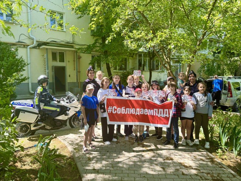 В Севастополе сотрудники Госавтоинспекции совместно с инспекторами ПДН проводят во дворах и парках инструктажи для детей и взрослых В Севастополе сотрудники Госавтоинспекции совместно с инспекторами ПДН проводят во дворах и парках инструктажи для детей и взрослых