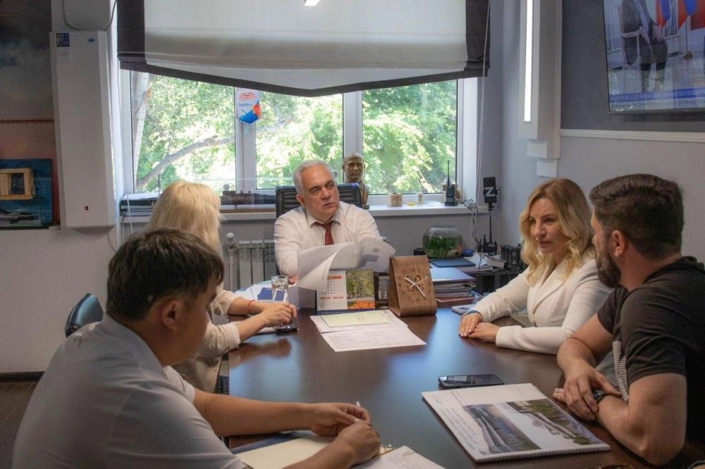 Ольга Торубарова: Провели рабочую встречу с главой администрации города Саки Александр Овдиенко по дальнейшим планам развития спортивной инфраструктуры города - курорта Саки Ольга Торубарова: Провели рабочую встречу с главой администрации города Саки Александр Овдиенко по дальнейшим планам развития спортивной инфраструктуры города - курорта Саки