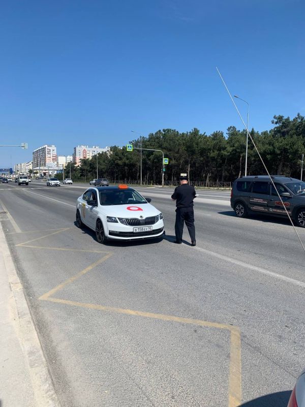 В Севастополе сотрудники Госавтоинспекции выявили 11 нарушителей во время рейда «Перевозчик» В Севастополе сотрудники Госавтоинспекции выявили 11 нарушителей во время рейда «Перевозчик»