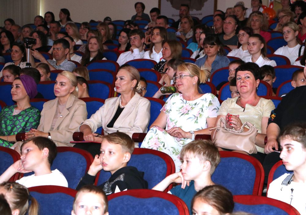 Ирина Кивико поздравила победителей фестиваля детского творчества «Крымский вундеркинд-2024» в номинации «Юный финансист» Ирина Кивико поздравила победителей фестиваля детского творчества «Крымский вундеркинд-2024» в номинации «Юный финансист»