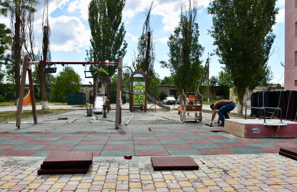 Вадим Хомин: Скоро в нашем городе появится еще одна новая внутриквартальная детская игровая площадка, по адресу - 8 микрорайон между домами №11 и №12 Вадим Хомин: Скоро в нашем городе появится еще одна новая внутриквартальная детская игровая площадка, по адресу - 8 микрорайон между домами №11 и №12