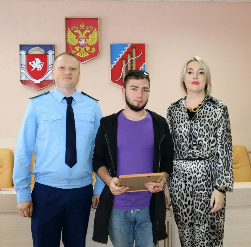 Инна Федоренко: Вручила ключи от квартир четырем жителям Джанкойского района: три квартиры в пгт Вольное и одна – в с. айском Инна Федоренко: Вручила ключи от квартир четырем жителям Джанкойского района: три квартиры в пгт Вольное и одна – в с. айском