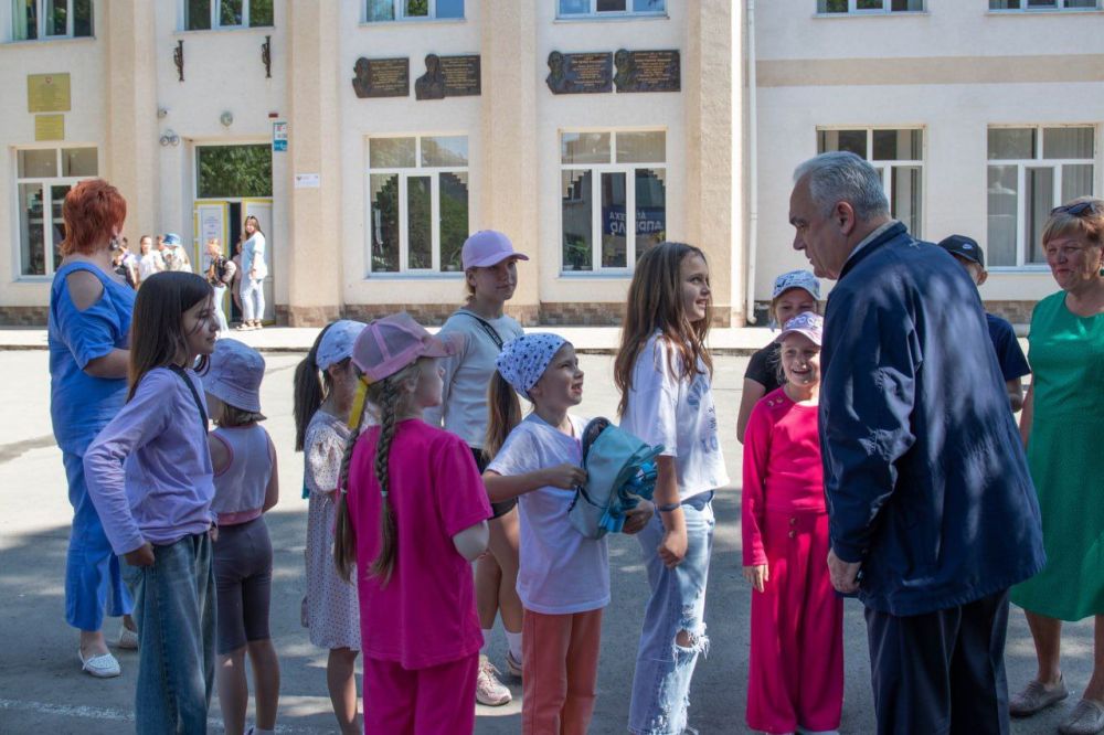 Александр Овдиенко: Посетил одну из Площадок школьных каникул в наших школах Александр Овдиенко: Посетил одну из Площадок школьных каникул в наших школах