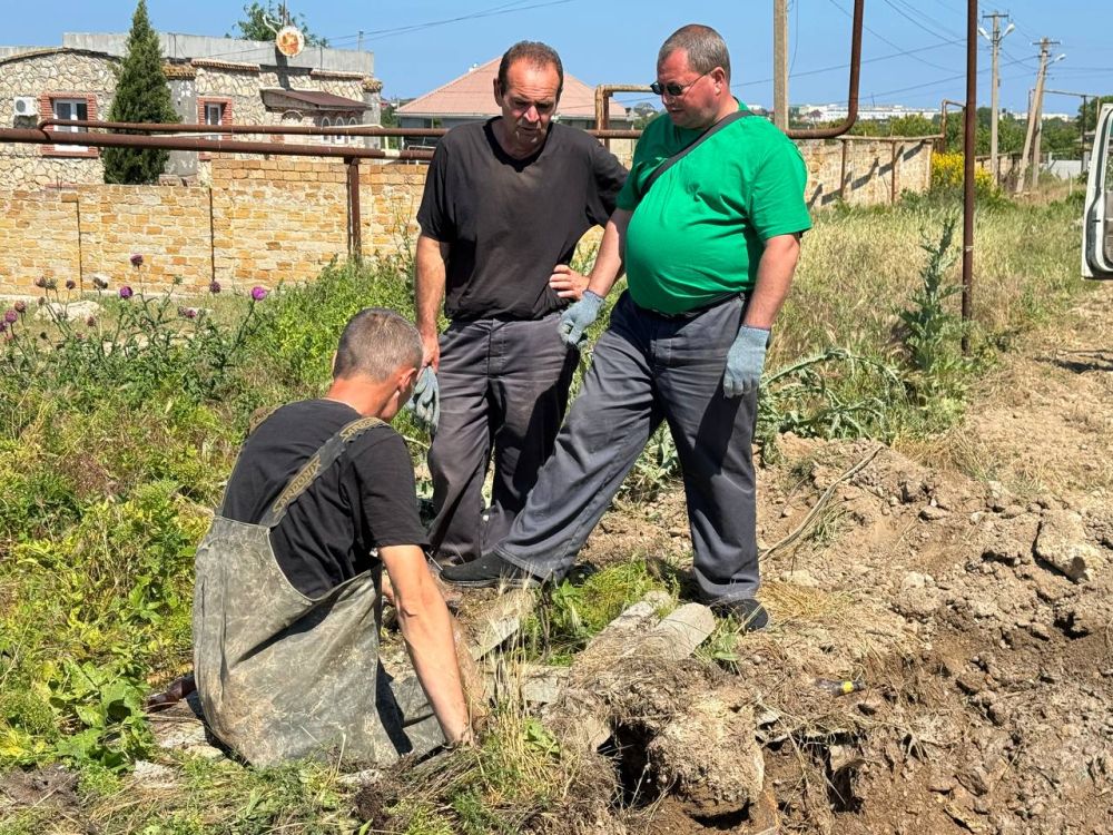 Александр Дудинов: Начали работу по частичной замене водопроводных труб по улице Зеленой в поселке Черноморское Александр Дудинов: Начали работу по частичной замене водопроводных труб по улице Зеленой в поселке Черноморское
