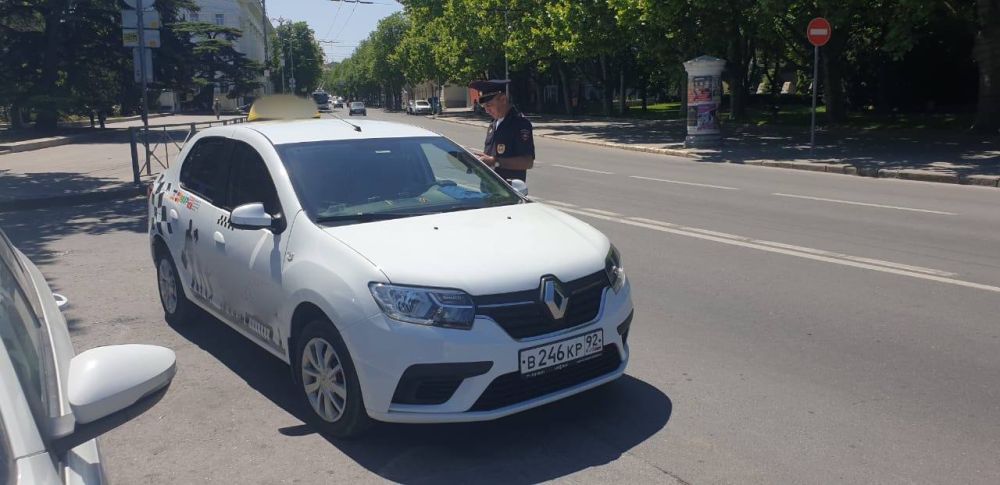 В Севастополе сотрудники Госавтоинспекции выявили 11 нарушителей во время рейда «Перевозчик» В Севастополе сотрудники Госавтоинспекции выявили 11 нарушителей во время рейда «Перевозчик»