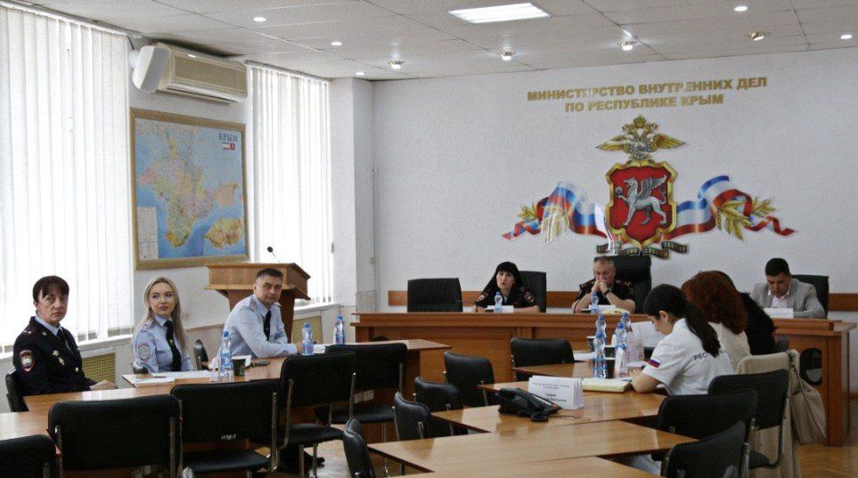 Сотрудники МВД по Республике Крым приняли участие в заседании круглого стола «О межведомственном взаимодействии субъектов профилактики безнадзорности и правонарушений несовершеннолетних» Сотрудники МВД по Республике Крым приняли участие в заседании круглого стола «О межведомственном взаимодействии субъектов профилактики безнадзорности и правонарушений несовершеннолетних»