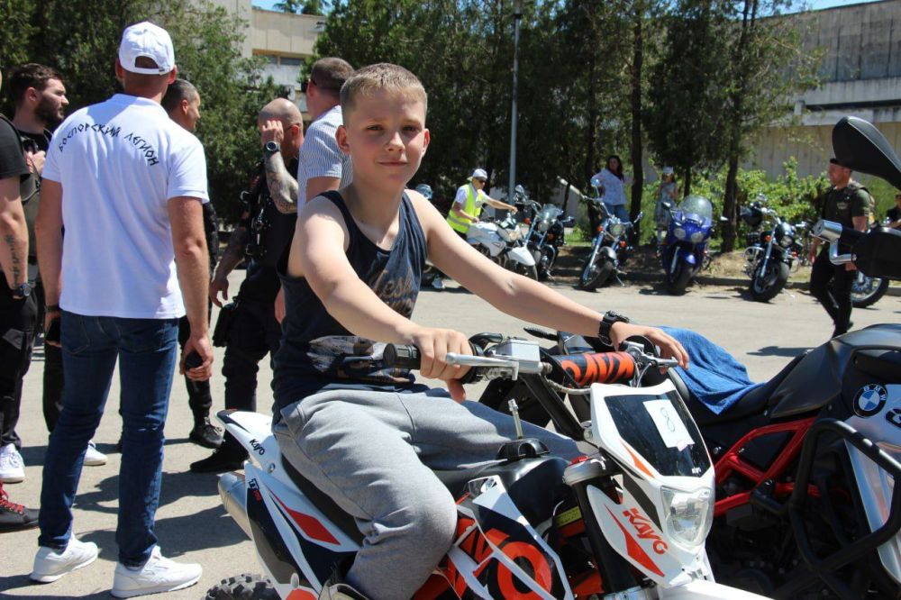 #городские_новости. В Керчи проходят Антигонки Мотофестиваль развернулся на площадке у центра детского и юношеского творчества #городские_новости. В Керчи проходят Антигонки Мотофестиваль развернулся на площадке у центра детского и юношеского творчества