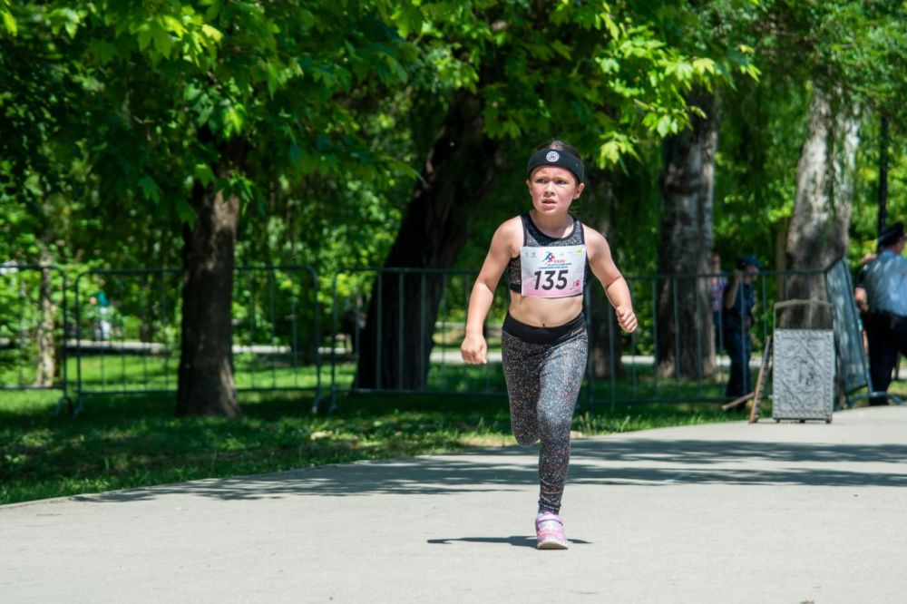 Более юных спортсменов приняли участие легкоатлетическом кроссе, приуроченному к 240-летию Симферополя и Всероссийскому олимпийскому дню Более юных спортсменов приняли участие легкоатлетическом кроссе, приуроченному к 240-летию Симферополя и Всероссийскому олимпийскому дню