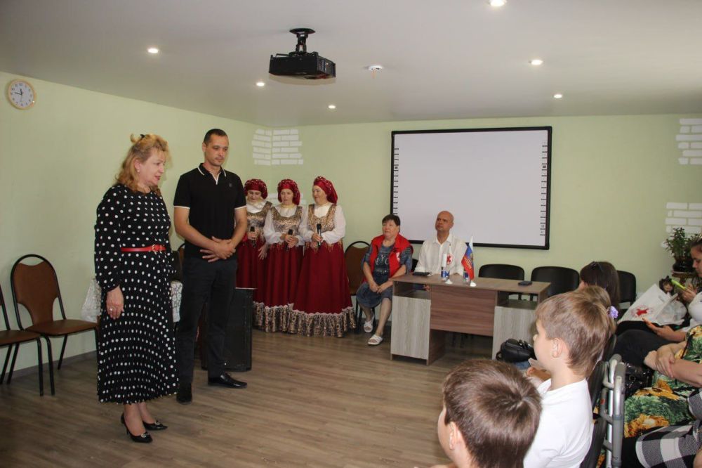#городские_новости. Праздник детства Члены местного отделения общественной организации «Российский Красный Крест» организовали праздничный концерт для детей, чьи отцы погибли при исполнении воинского долга в ходе специальной военной операции #городские_новости. Праздник детства Члены местного отделения общественной организации «Российский Красный Крест» организовали праздничный концерт для детей, чьи отцы погибли при исполнении воинского долга в ходе специальной военной операции