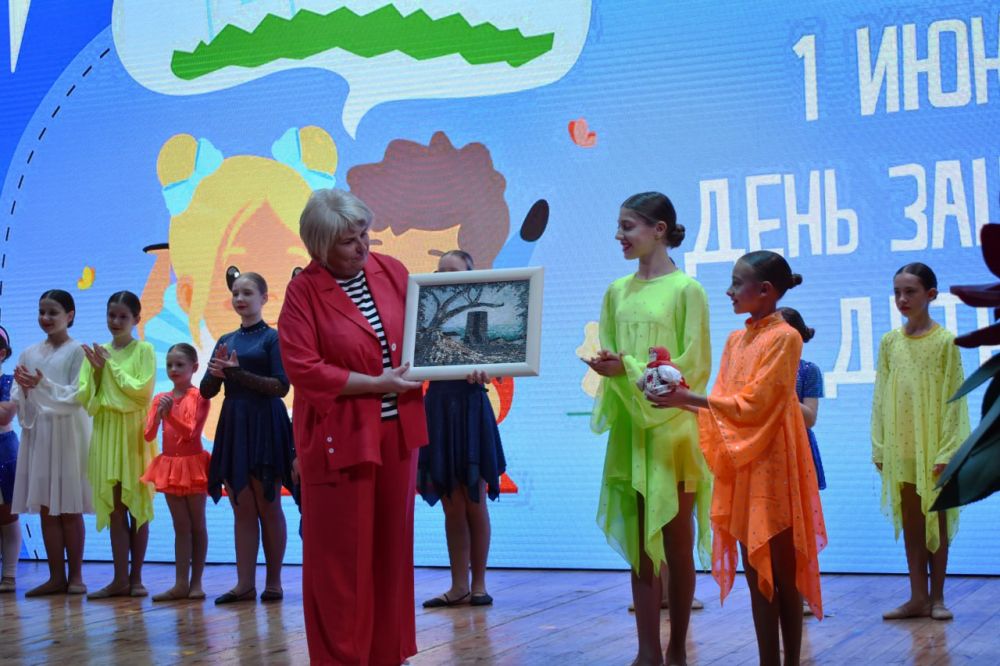 Галина Огнёва: В Доме творчества «Подмосковье» состоялся праздничный концерт, посвященный Международному дню защиты детей Галина Огнёва: В Доме творчества «Подмосковье» состоялся праздничный концерт, посвященный Международному дню защиты детей