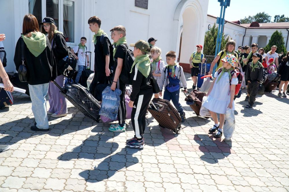 Иван Просоедов: Сегодня в Евпаторию приехали 320 детей из Оренбургской области Иван Просоедов: Сегодня в Евпаторию приехали 320 детей из Оренбургской области