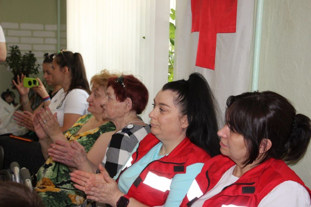 #городские_новости. Праздник детства Члены местного отделения общественной организации «Российский Красный Крест» организовали праздничный концерт для детей, чьи отцы погибли при исполнении воинского долга в ходе специальной военной операции #городские_новости. Праздник детства Члены местного отделения общественной организации «Российский Красный Крест» организовали праздничный концерт для детей, чьи отцы погибли при исполнении воинского долга в ходе специальной военной операции