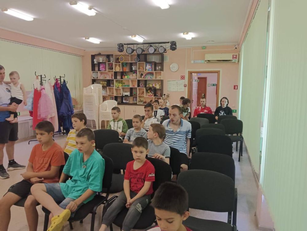 Аппараты мировых судей Керченского судебного района совместно с аппаратом Керченского городского суда посетили воспитанников... Аппараты мировых судей Керченского судебного района совместно с аппаратом Керченского городского суда посетили воспитанников...
