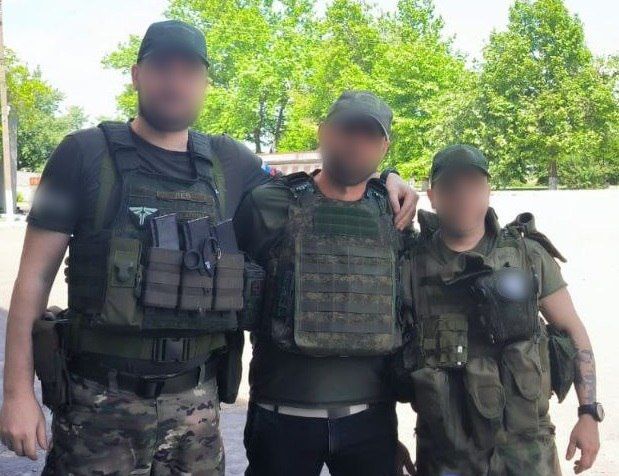 Святослав Брусаков: #своих_не_бросаем. Гуманитарную помощь доставили керченским бойцам в зону СВО. Уверен, собранный гумгруз станет надежной поддержкой и помощью ребятам Святослав Брусаков: #своих_не_бросаем. Гуманитарную помощь доставили керченским бойцам в зону СВО. Уверен, собранный гумгруз станет надежной поддержкой и помощью ребятам