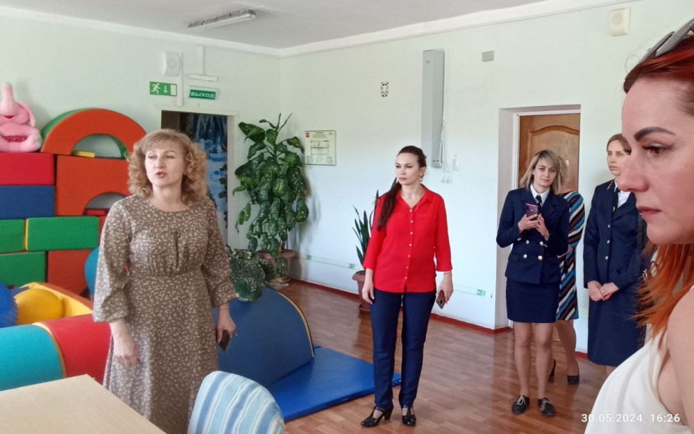 Сотрудники аппаратов судебных участков Феодосийского судебного района Республики Крым совместно с сотрудниками Феодосийского... Сотрудники аппаратов судебных участков Феодосийского судебного района Республики Крым совместно с сотрудниками Феодосийского...