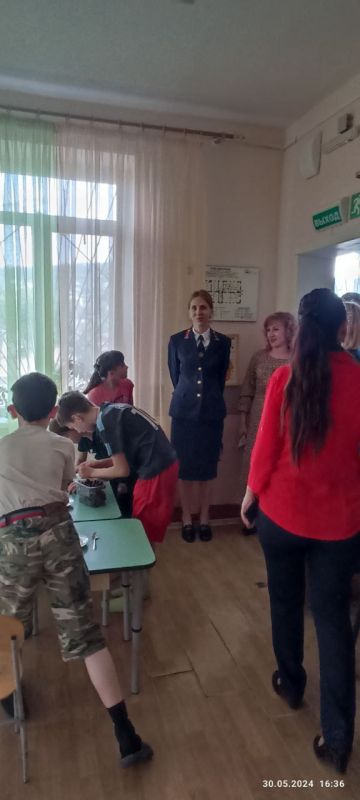 Сотрудники аппаратов судебных участков Феодосийского судебного района Республики Крым совместно с сотрудниками Феодосийского... Сотрудники аппаратов судебных участков Феодосийского судебного района Республики Крым совместно с сотрудниками Феодосийского...